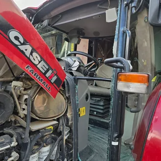 CASE IH traktor – zamjena svih stakala na traktoru u autolimarskoj radionici Autokirurgija Omrčen, Osijek (slika 1)