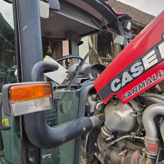 CASE IH traktor – zamjena svih stakala na traktoru u autolimarskoj radionici Autokirurgija Omrčen, Osijek (slika 3)