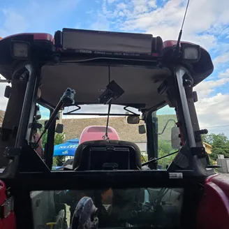 CASE IH traktor – zamjena svih stakala na traktoru u autolimarskoj radionici Autokirurgija Omrčen, Osijek (slika 4)