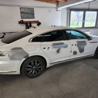 Volkswagen Arteon – popravak karoserije i lakiranje vozila u autolimarskoj radionici Autokirurgija Omrčen, Osijek (slika 1)