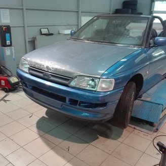 Ford Escort – frontalni sudar – popravak karoserije nakon frontalnog sudara u autolimarskoj radionici Autokirurgija Omrčen, Osijek (slika 5)