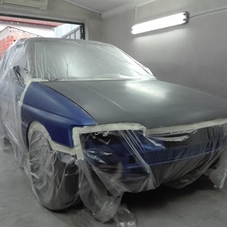 Ford Escort – frontalni sudar – popravak karoserije nakon frontalnog sudara u autolimarskoj radionici Autokirurgija Omrčen, Osijek (slika 6)