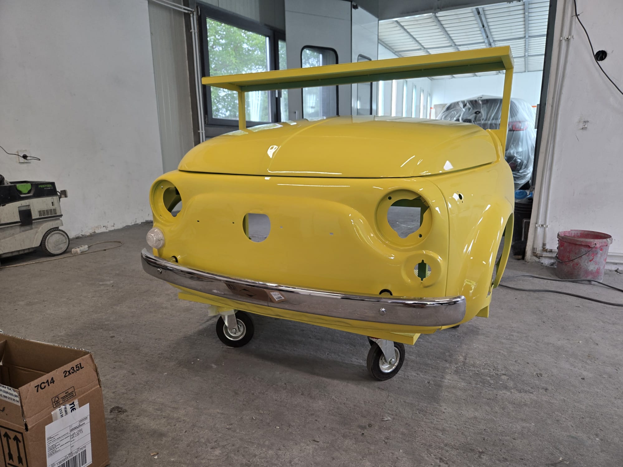 Fiat Topolino – restauracija i lakiranje izložbenog primjerka u autolimarskoj radionici Autokirurgija Omrčen, Osijek (slika 1)